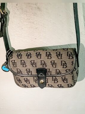 Dooney & Bourke vintage Signature East West Crossbody